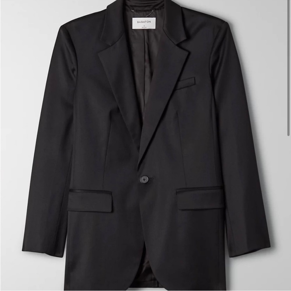 Aritzia Babaton Agency Blazer Size Small Black